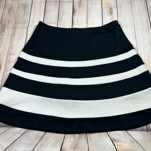 Spence Stylish Black and Cream Women's Skirt. Size Large. Twee. Mod.